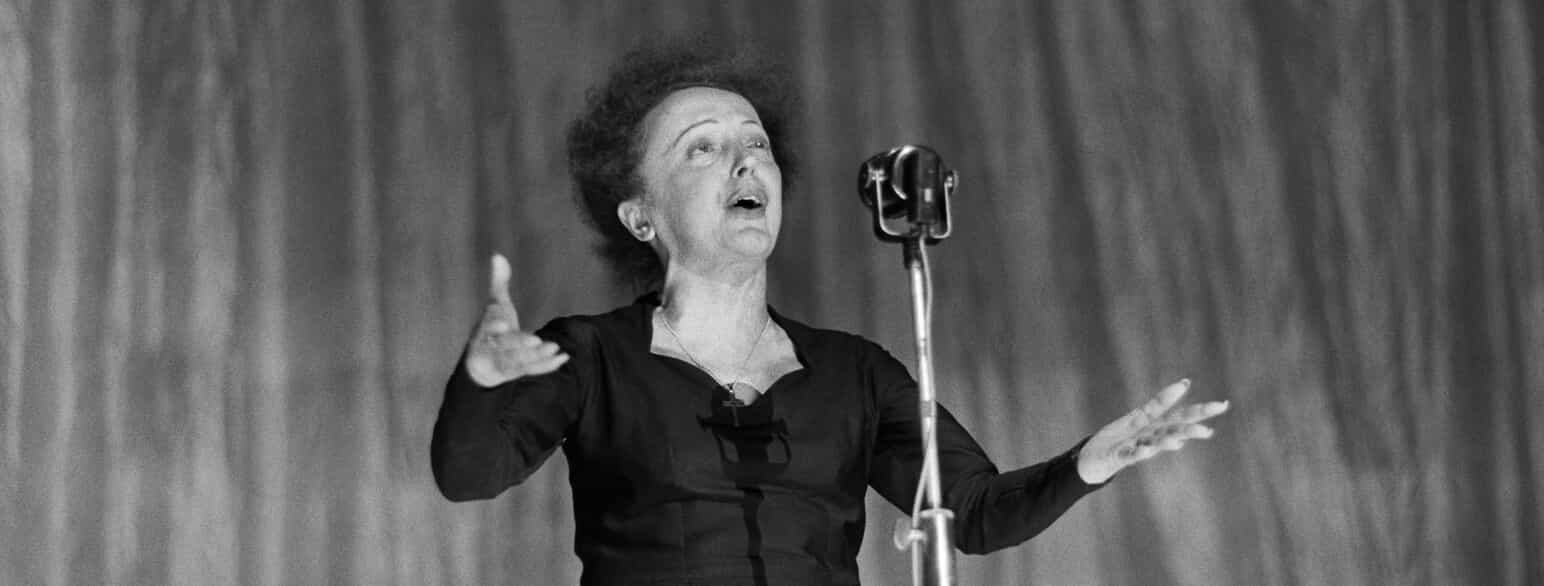Edith Piaf på scenen i l'Olympia, Paris, 30. december 1960