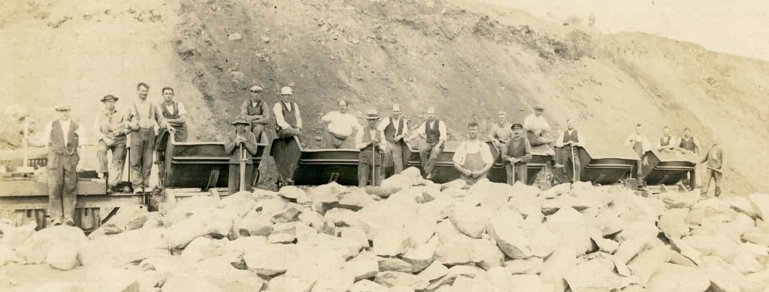 Arbejdere ved Løsning Skærvefabrik i 1910'erne