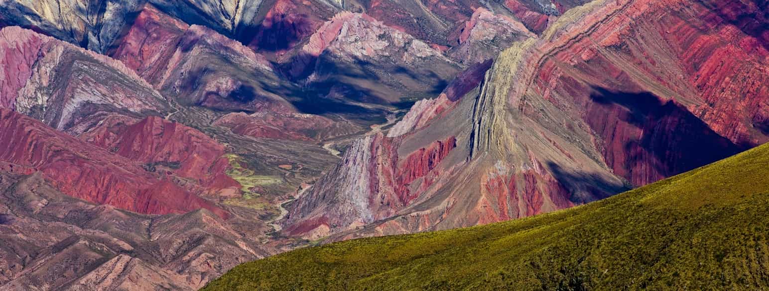 Bjergene Serranía de Hornocal nær byen Humahuaca i provinsen Jujuy i det nordlige Argentina