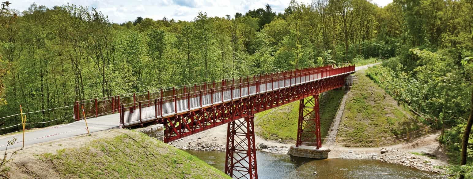 Den Genfundne Bro fra 1899, som i dag er renoveret og udgør en del af cykelruten Bryrupbanestien