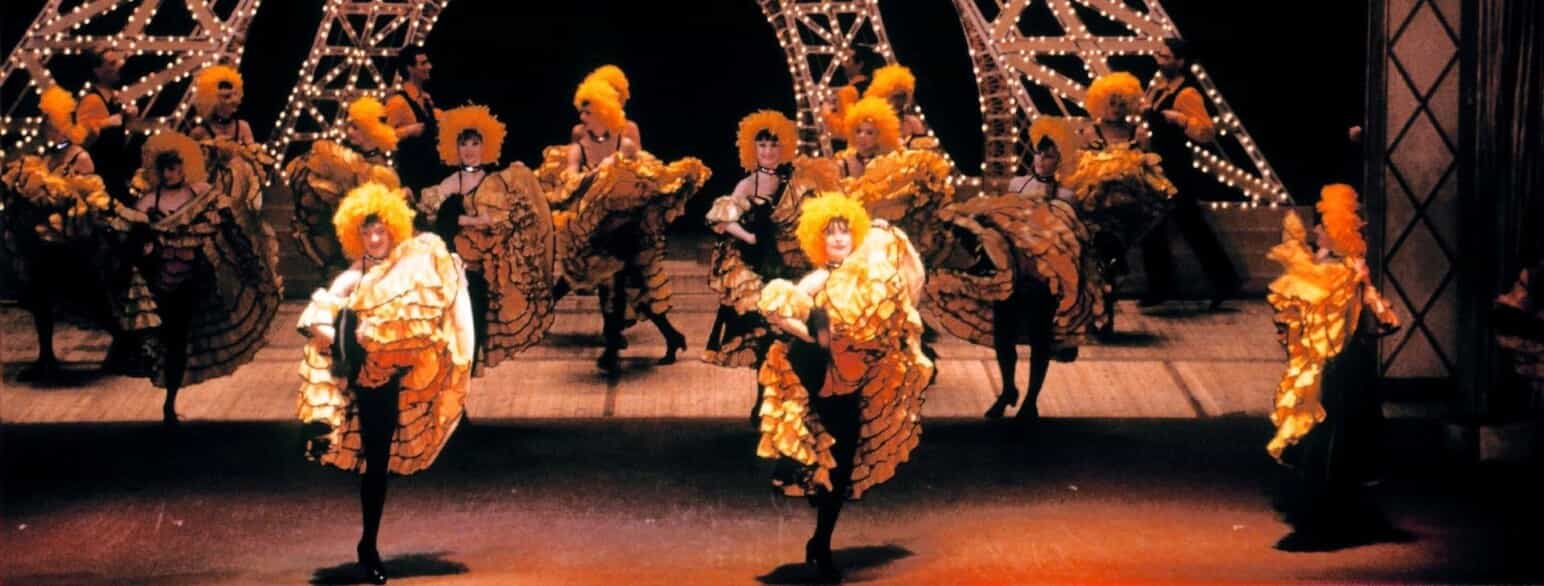 Cancandans på Folies-Bergères scene i 1992