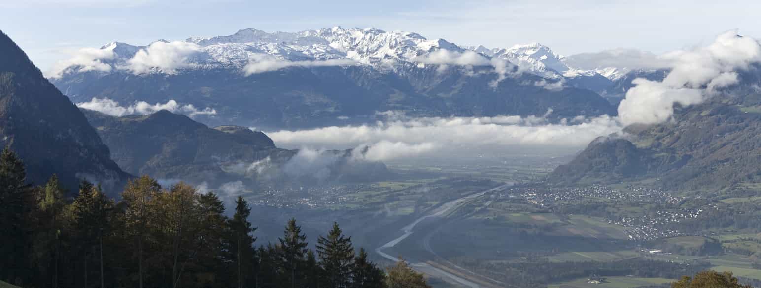 Rhinen på grænsen mellem Liechtenstein og Schweiz