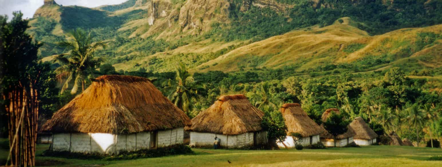 Traditionelle hytter, såkaldte bure i landsbyen Navala