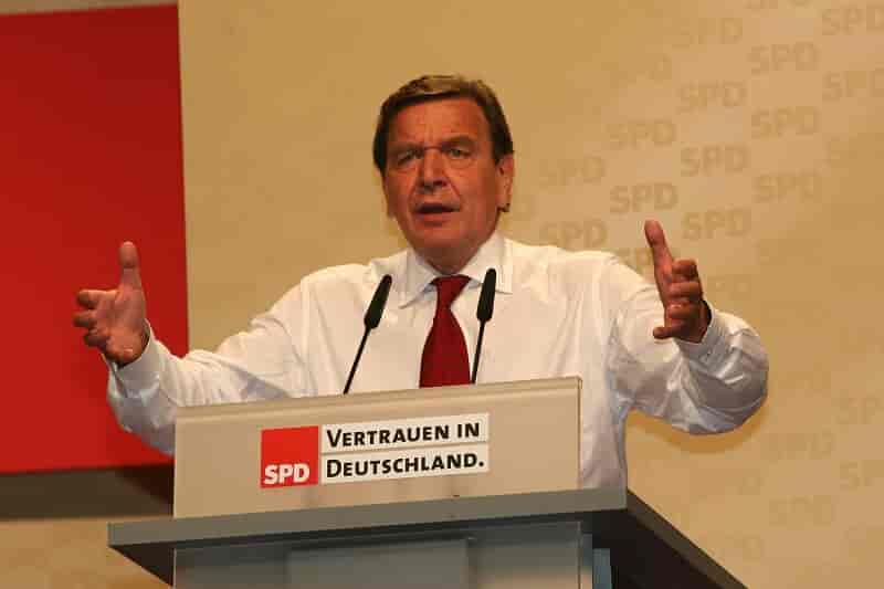 Gerhard Schröder tog initiativet til Hartz-reformerne