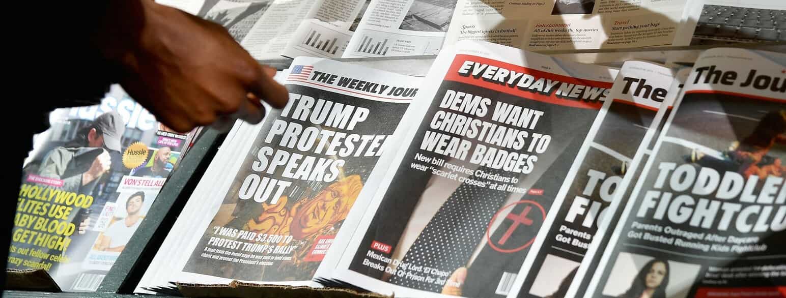 I 2018 opsatte Columbia Journalism Review en aviskiosk på Manhattan med et udvalg af falske nyheder for at oplyse om farerne ved fake news, desinformation osv.