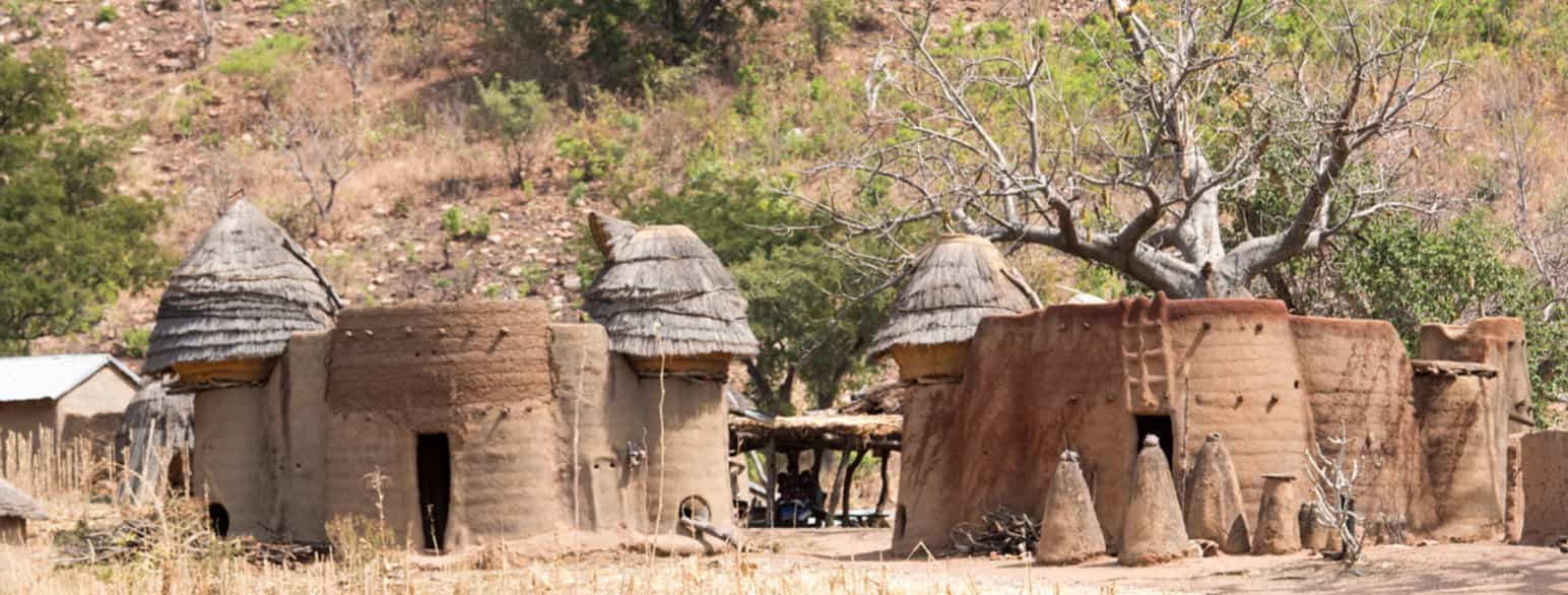 Regionen Koutammakou i det nordøstlige Togo er optaget på Verdensarvslisten. Regionen bebos af folket batammariba, hvis bygningskonstruktioner, takienta, er blevet et symbol for Togo