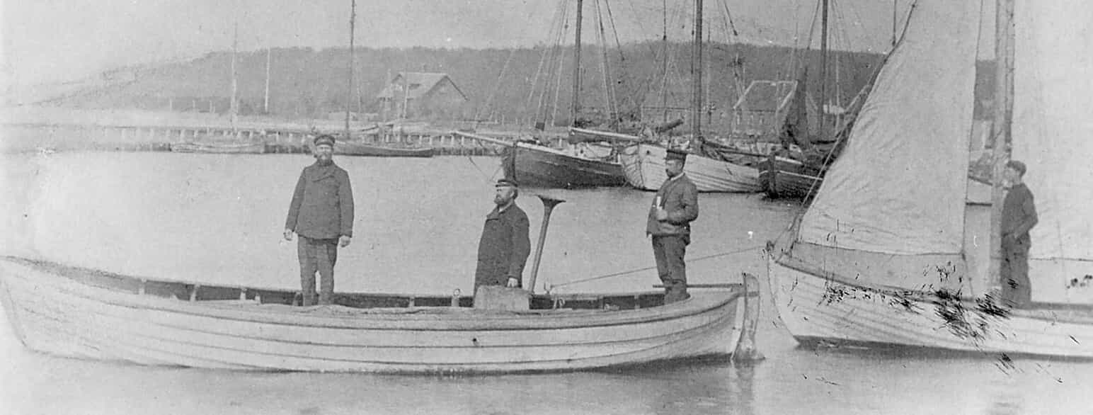 Hous første motordrevne fiskerbåd, 1901