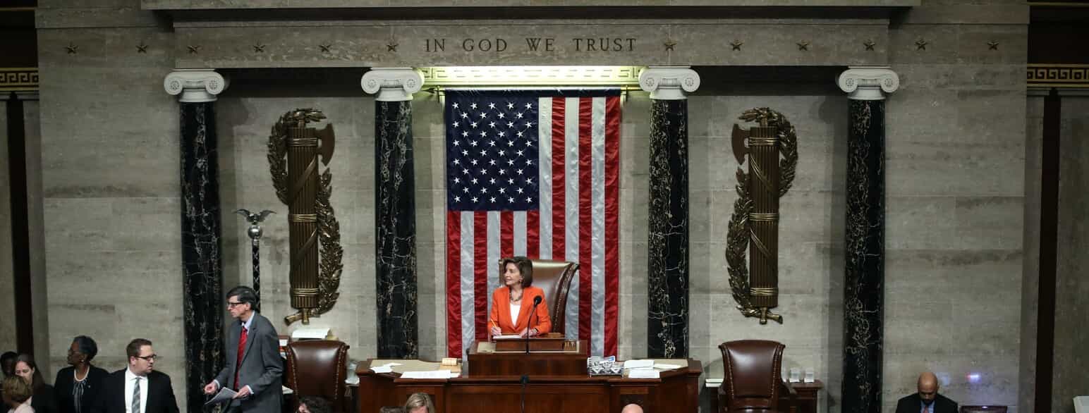 Speaker of the House, Nancy Pelosi, leder afstemningen i Repræsentanternes Hus om resolutionen om at indlede en rigsretssag mod præsident Donald Trump, den 31. oktober 2019.