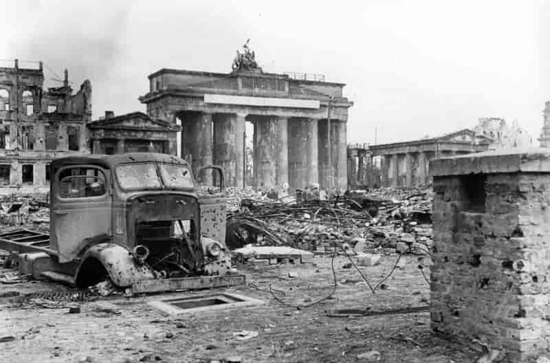 Berlin, Brandenburger Tor i slutningen af Anden Verdenskrig