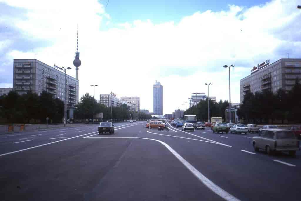Alexander Platz set fra Karl Marx Allé - DDR-hovedstadens centrum