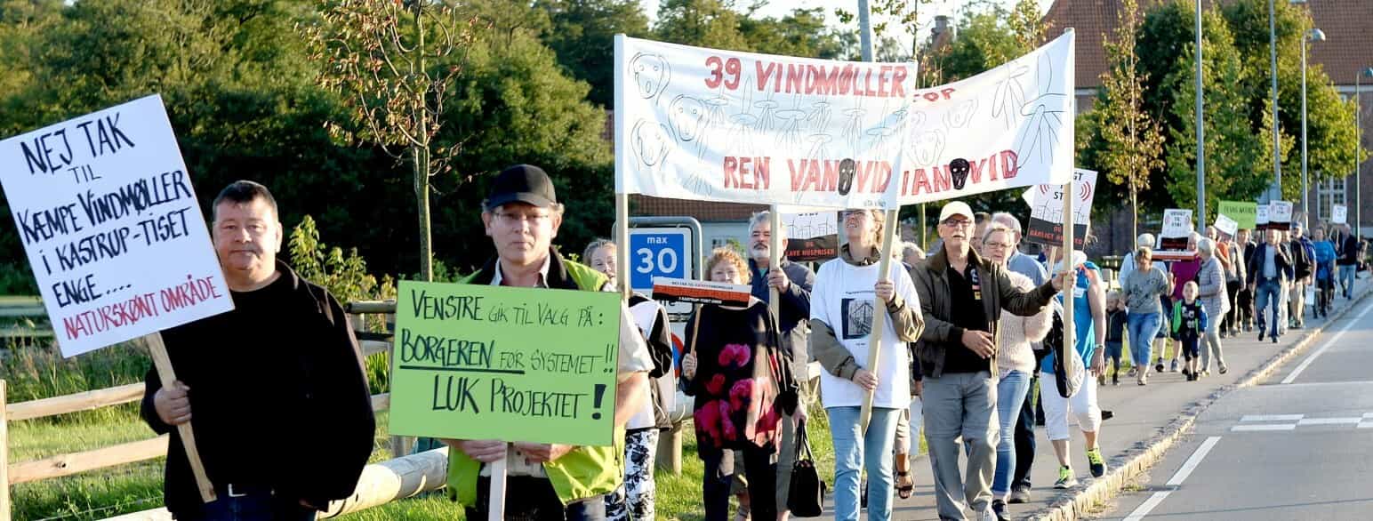 Planer om at bygge vindmøller ved Kastrup og Tiset Enge bliver mødt med lokale protester, som har fået byrådet til at slå bremserne i