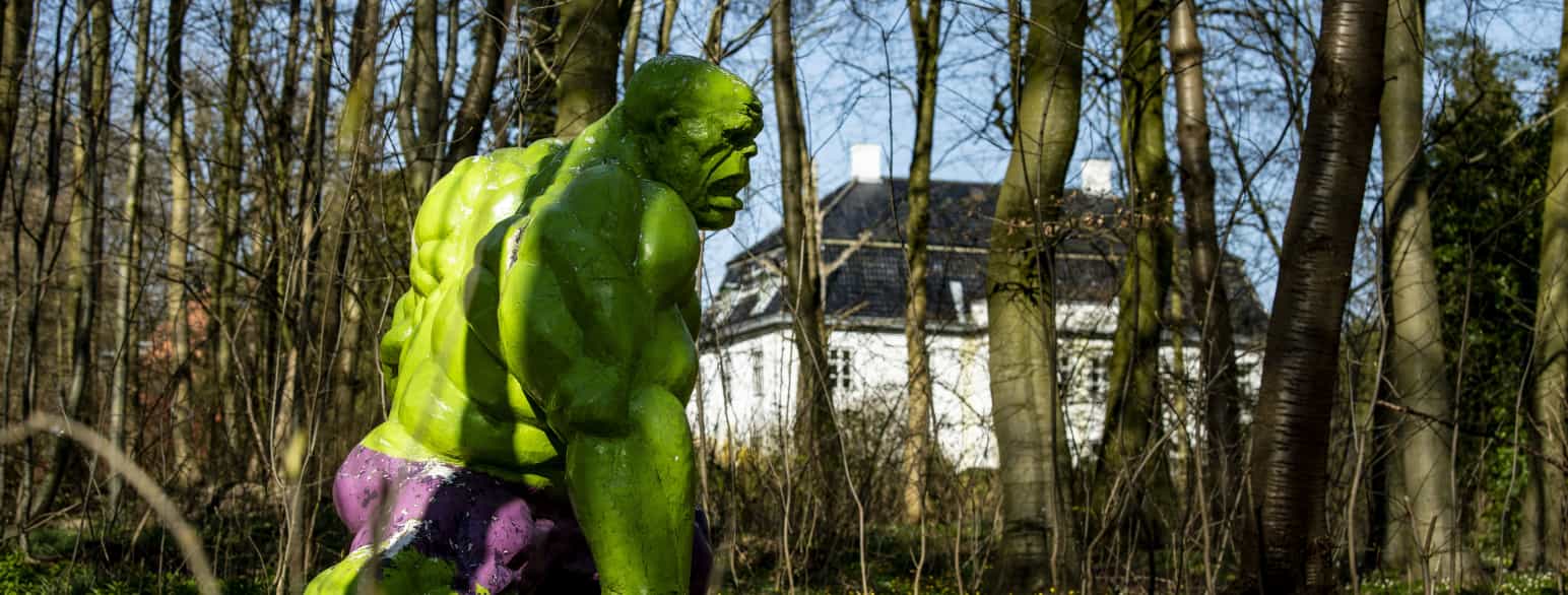 Augustiana Kunstpark & Kunsthal holder til ved Augustenborg Slot. Her ses skulpturen Hulk, som er skabt af Ole Lorin Rasmussen i 2016
