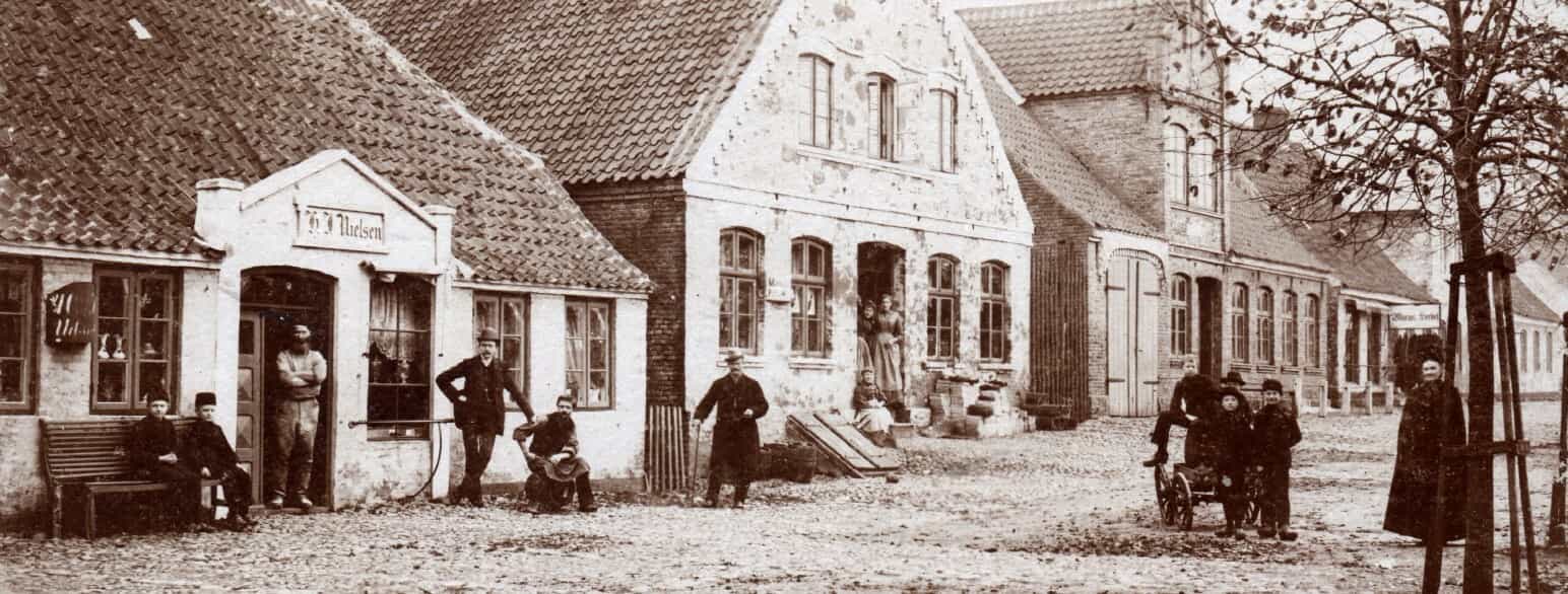 Markedsgade i Løgumkloster i 1887