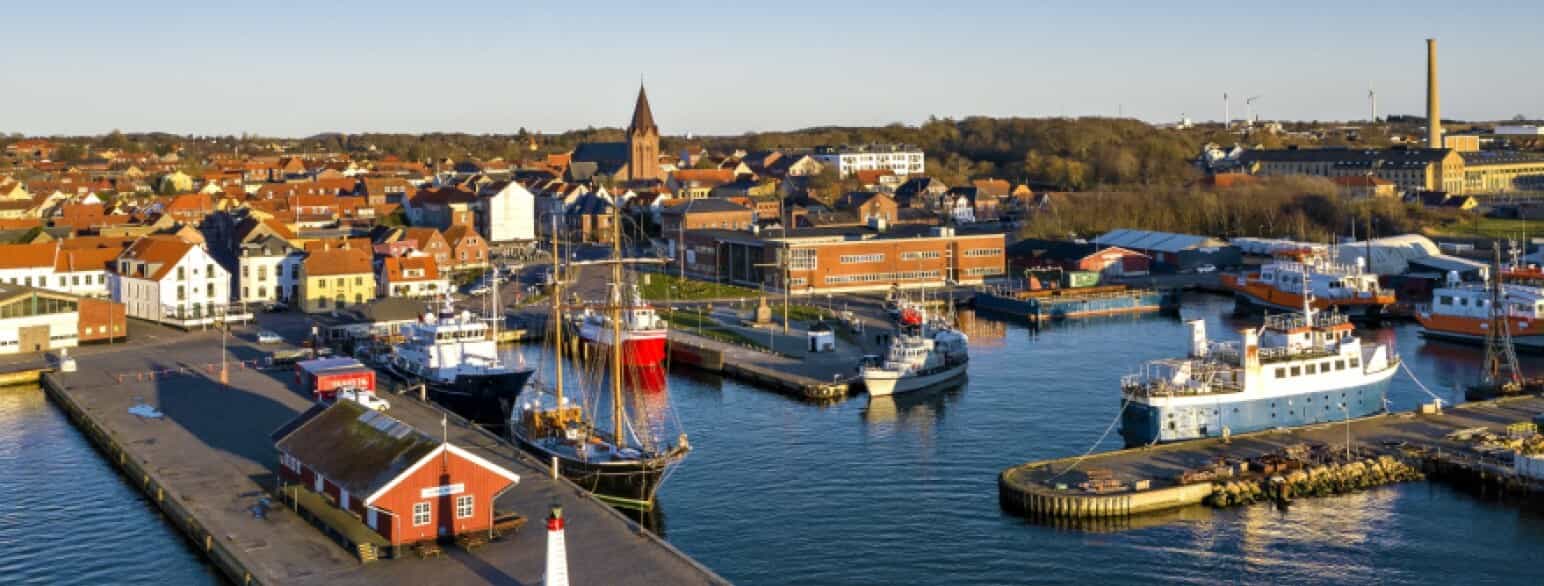 Assens Havn ved Lillebælt set ind mod kajanlægget ved Nordre Havnevej og Søndre Havnevej
