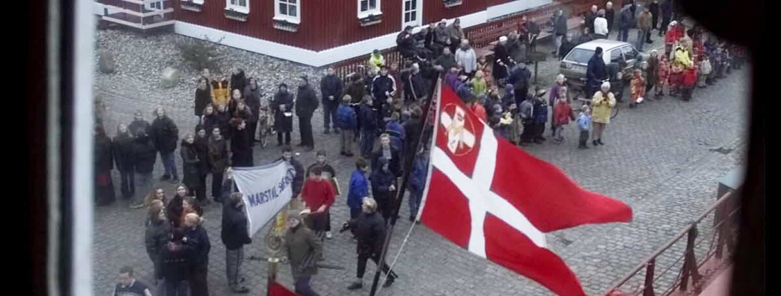 Fragtskibet "Andreas Boye" lægger fra land i 2000 mod København for at protestere mod nedlæggelsen af Mastal Navigationsskole