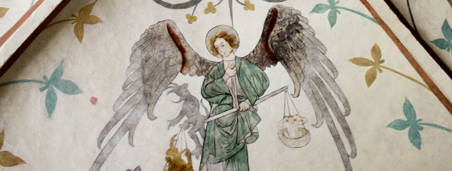 Kalkmalerierne i Højby Kirke fra ca. 1380 viser i koret en dramatisk fremstilling af forløbet af Dommedag