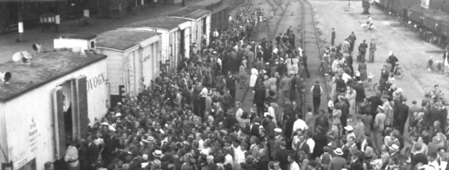 Under folkestrejken i København i juli 1944 strandede nogle godstog, der transporterede kød til hovedstaden, på Roskilde Station