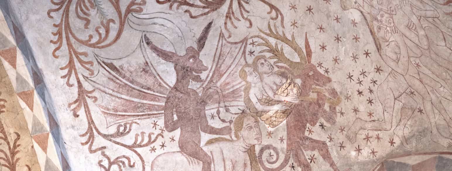 I Højelse Kirke findes en del kalkmalerier fra ca. 1460