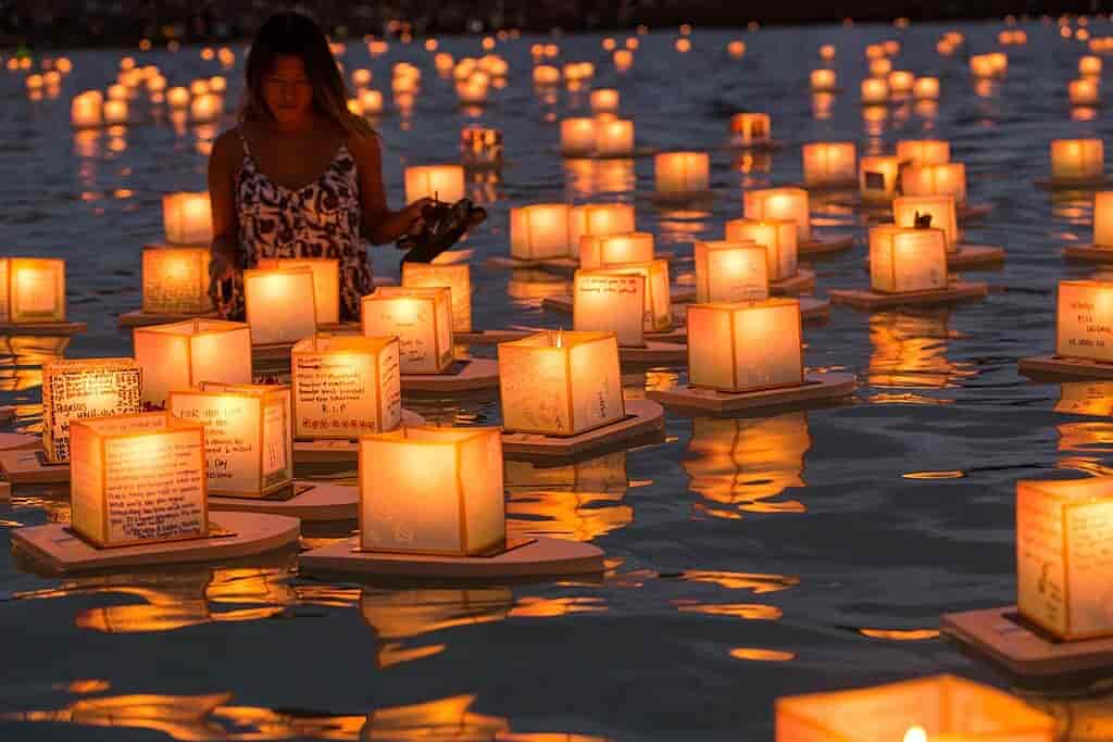 Shinnyo-ens Lantern Floating ceremoni, 2016, Hawaii