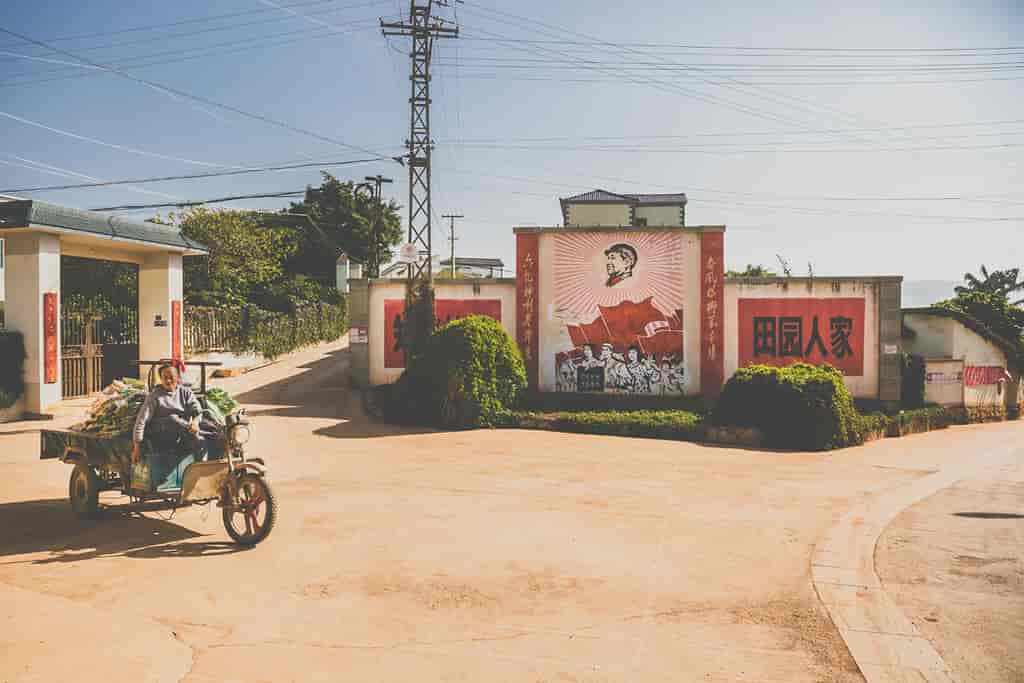 I en landsby i Yunnan,  Jui Zhai, hylder man stadig Mao. Billedet er taget i 2016