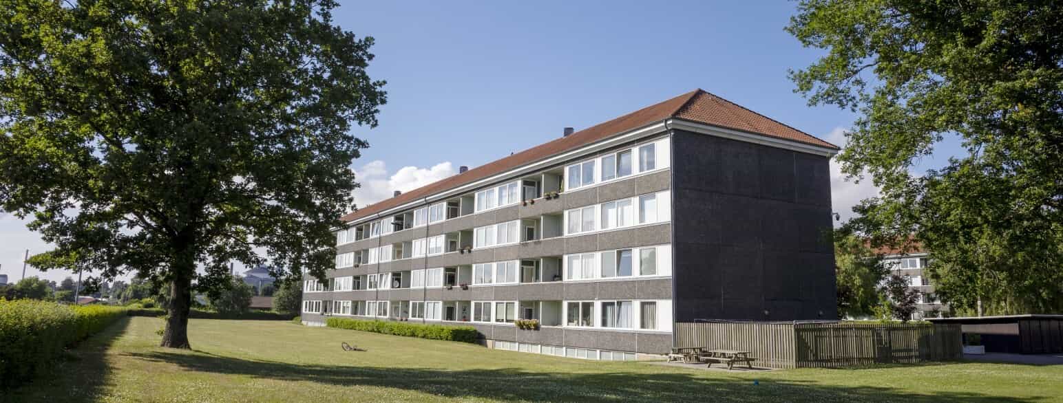 Boligområdet Lindholm består af en række afdelinger af almennyttige boligselskaber i bydelen Østerbro i Nykøbing F