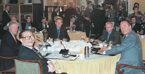 Jiang Zemin til topmøde i 2000 med Jacques Chirac, Vladimir Putin, Tony Blair og Bill Clinton