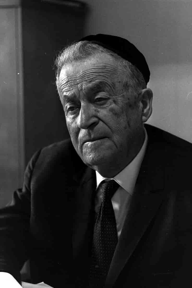 Shmuel Josef Agnon i 1966.