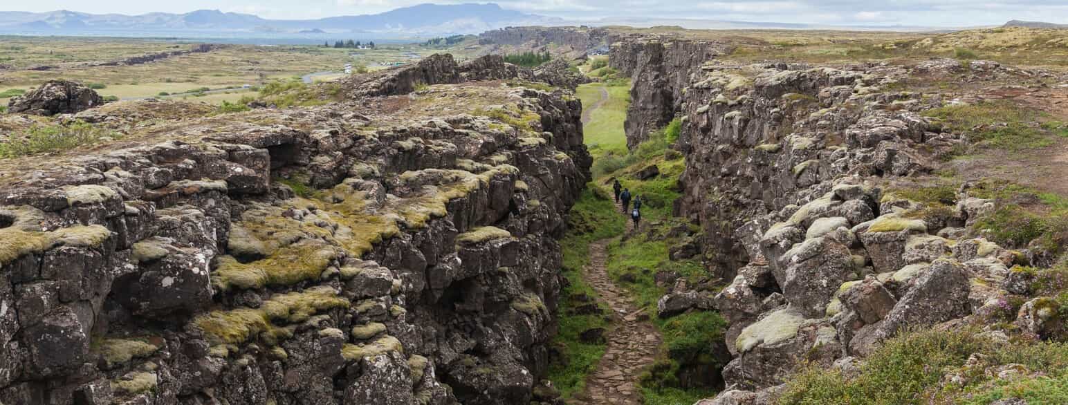 Thingvellir i Island, som er dannet af pladetektonik.