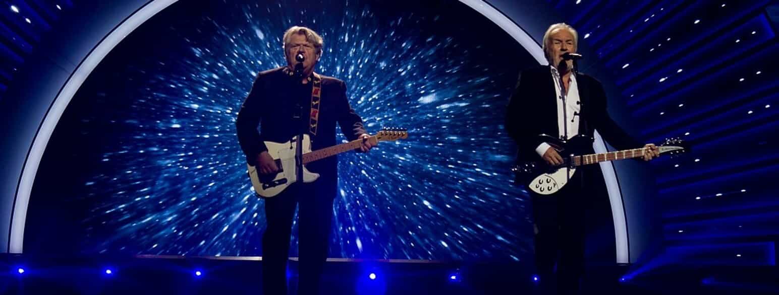 Brødrene Olsen optræder ved Dansk Melodi Grand Prix i 2017 med deres vindermelodi fra Eurovision Song Contest 2000