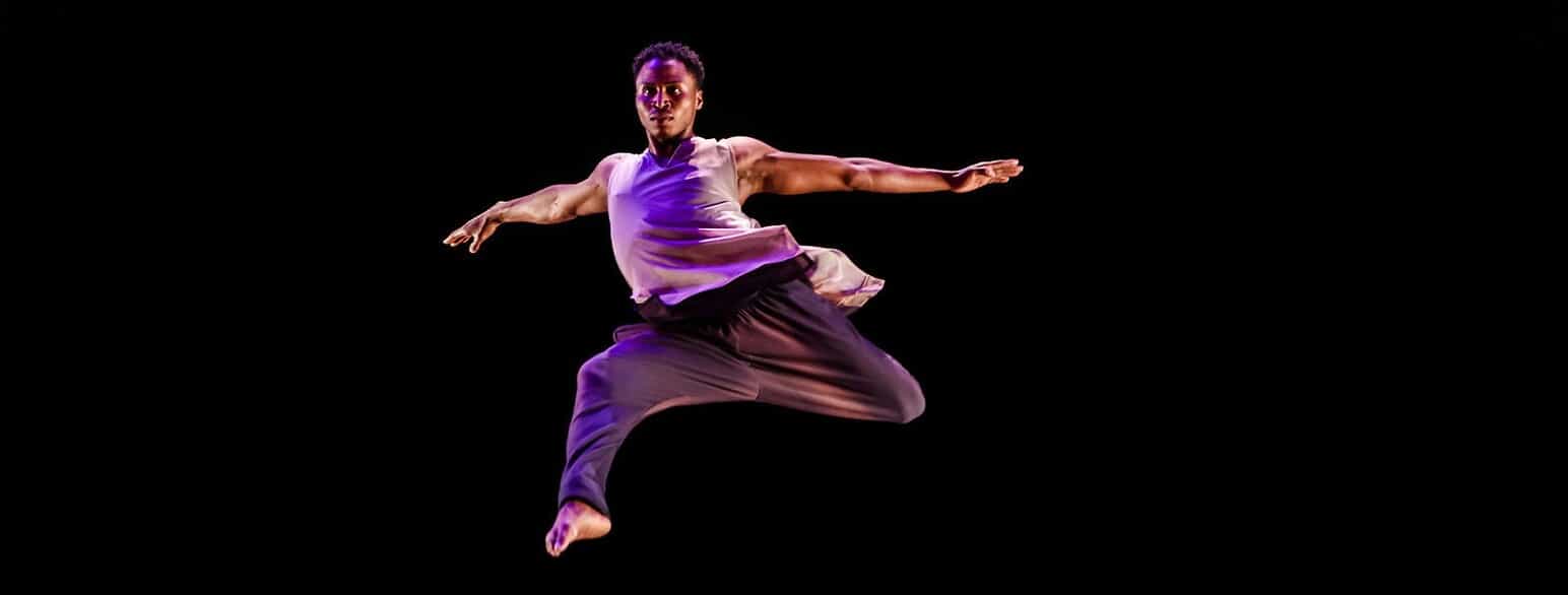 Fra Alvin Ailey American Dance Theaters forestilling Open Door i 2016.