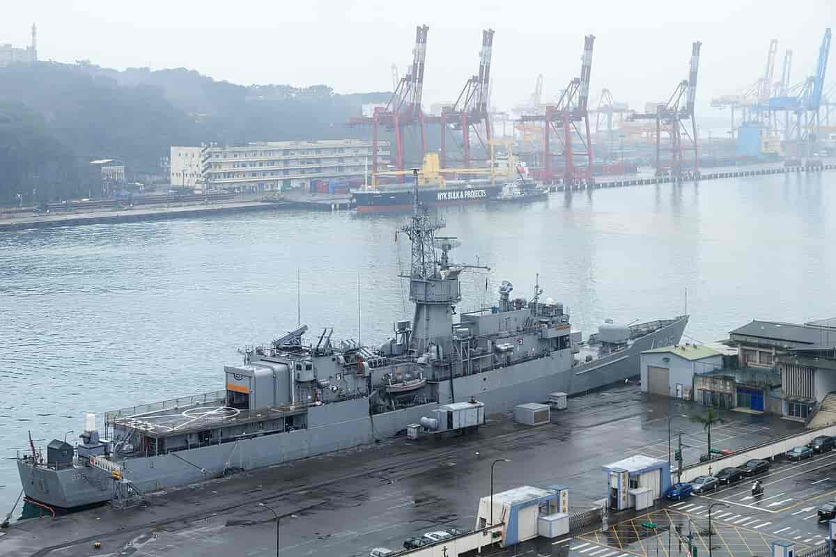 En fartøj fra den taiwanesiske flåde i Keelung havn