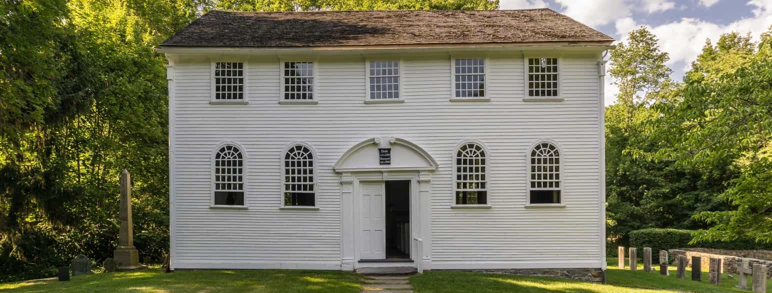 Old Narragansett Church i Wickford, der var en del af episkopale kirke. Rhode Island grundlagdes af udbrydere fra Massachusetts-kolonien, der ønskede adskillelse af kirke og stat og religionsfrihed.