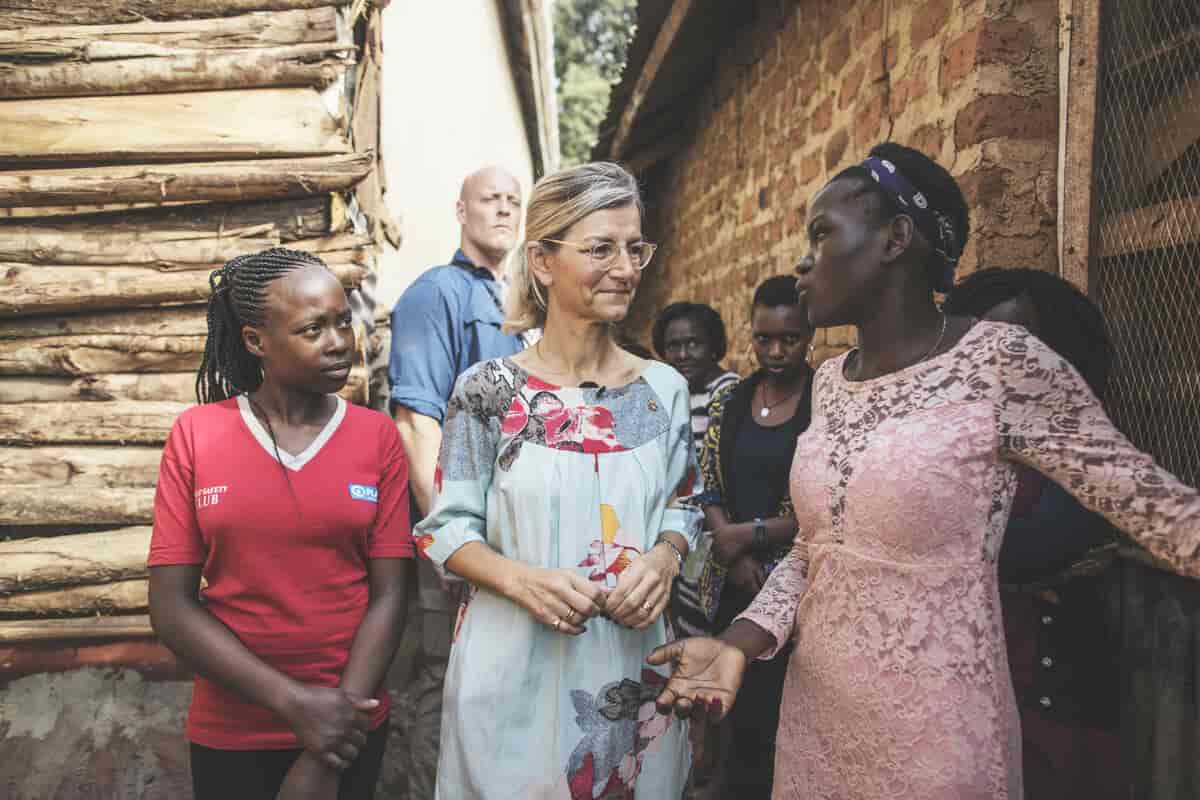 Ulla Tørnæs i Uganda 2018.