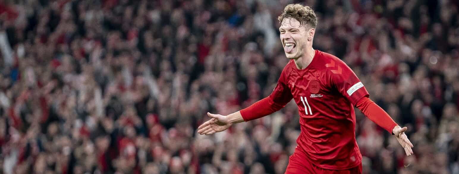 Andreas Skov Olsen jubler over sin scoring til 2-0 i Nations League-kampen mellem Danmark og Frankrig 25.9.2022
