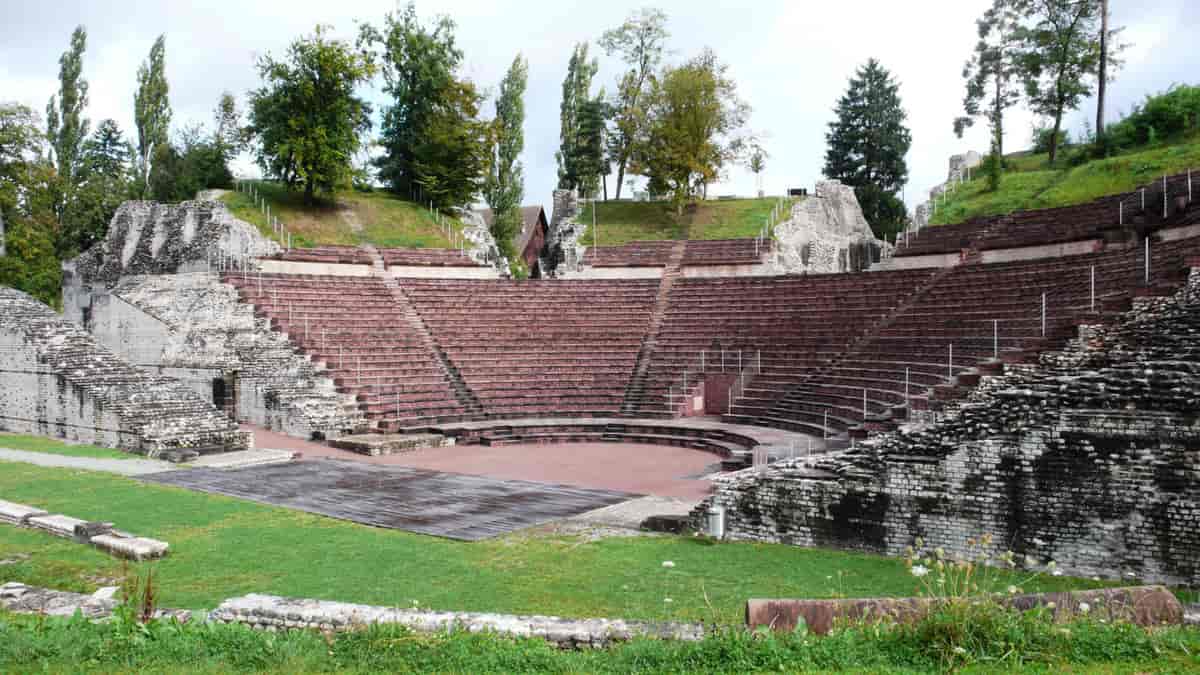 Amfiteatret i Augusta Rauricorum