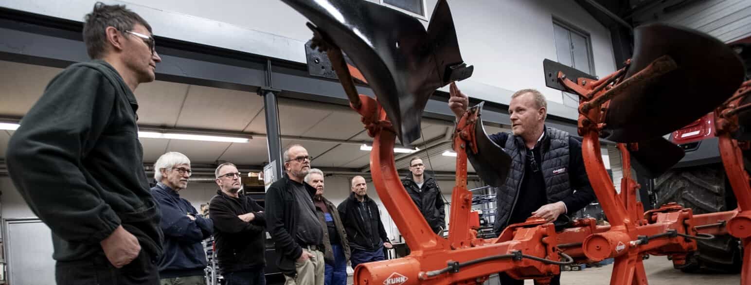 Aftenskolen FOF tilbød i 2019 et såkaldt bonderøvskursus, hvor der blev undervist i traktorer og landbrugsmaskiner