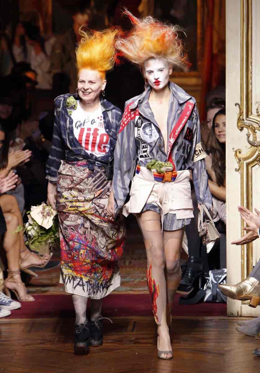 Vivienne Westwood og model til modeshow i 2009