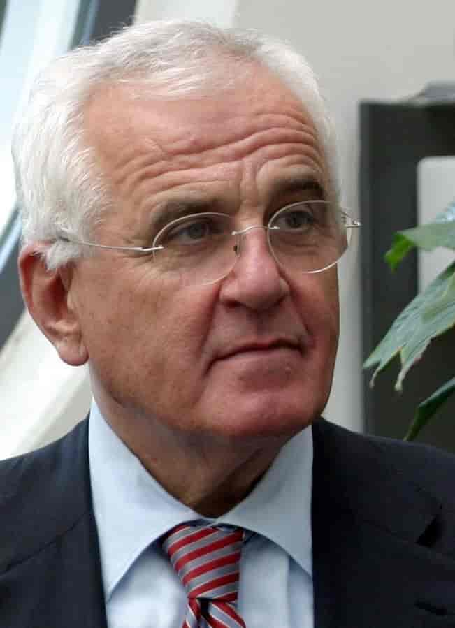 Peter Hartz - tidligere direktør i folkevognsfabrikkerne - var formand for Hartz-kommissionen, som foreslog drastiske reformer af  det tyske arbejdsmarked i 2002-2004.