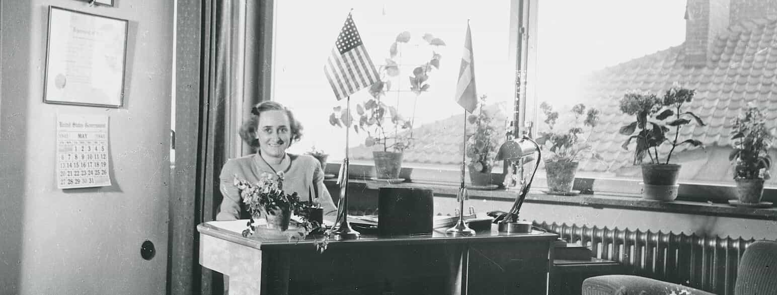 Edith Bonnesen, formodentlig på det amerikanske konsulat i Helsingborg, 1944-1945