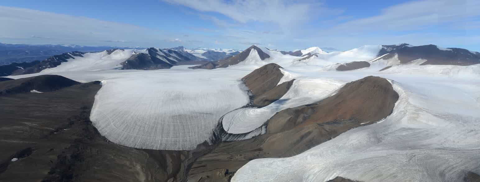 Peary Land udgør med sit areal på ca. 57.000 km² den nordligste del af Grønland, som er opkaldt efter Robert E. Pearys ekspedition (1891-92)
