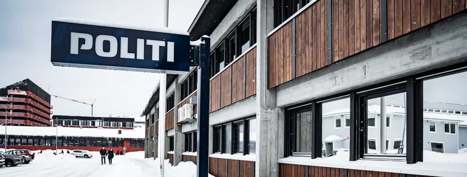 Politiet har i Nuuk til huse i de ældre dele af det administrationskompleks, der fra 1966 blev opført til at rumme landshøvdingens administration og Landsrådets sekretariat