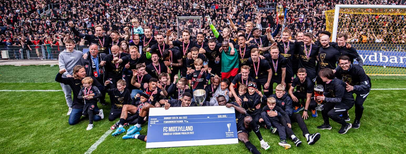 FC Midtjylland fejrer sejren i pokalfinalen i 2022