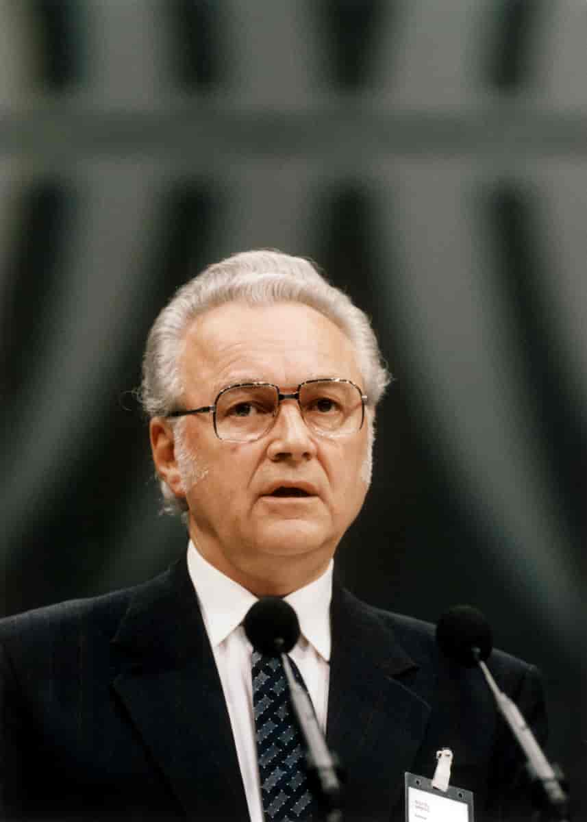 Arnold Rüütel i 1992.