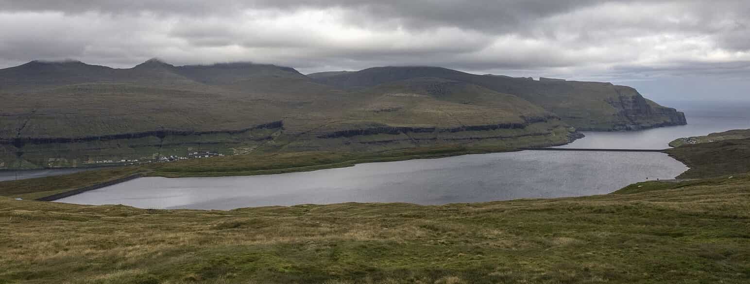 Inden Eiðisvatn blev opdæmmet i forbindelse med etableringen af et vandkraftværk, blev der på Argisbrekka fundet arkæologiske levn af et sæterbrug fra vikingetiden