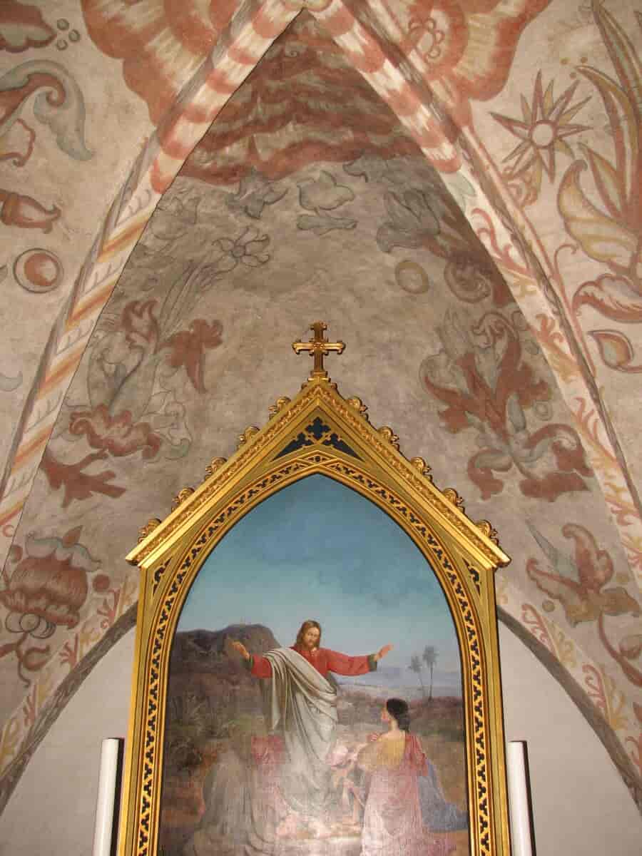 Kalkmalerier og alter i Melby Kirke