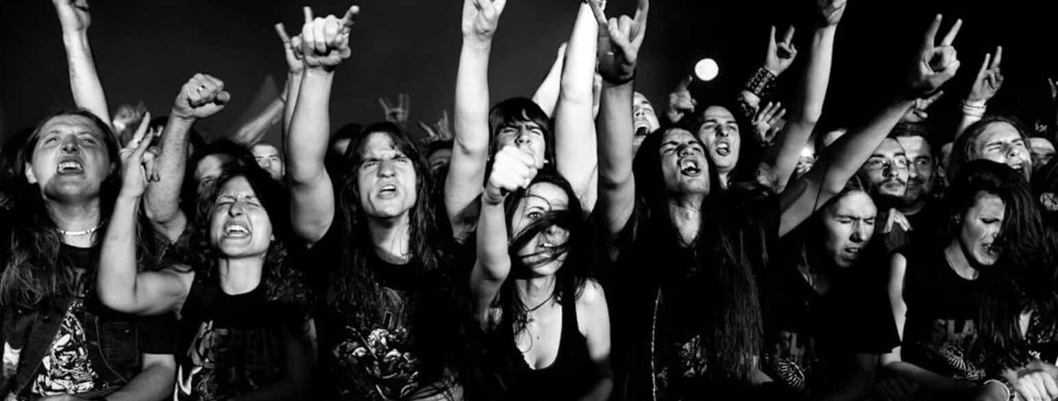 Heavy metal-fans ved en koncert i 2011
