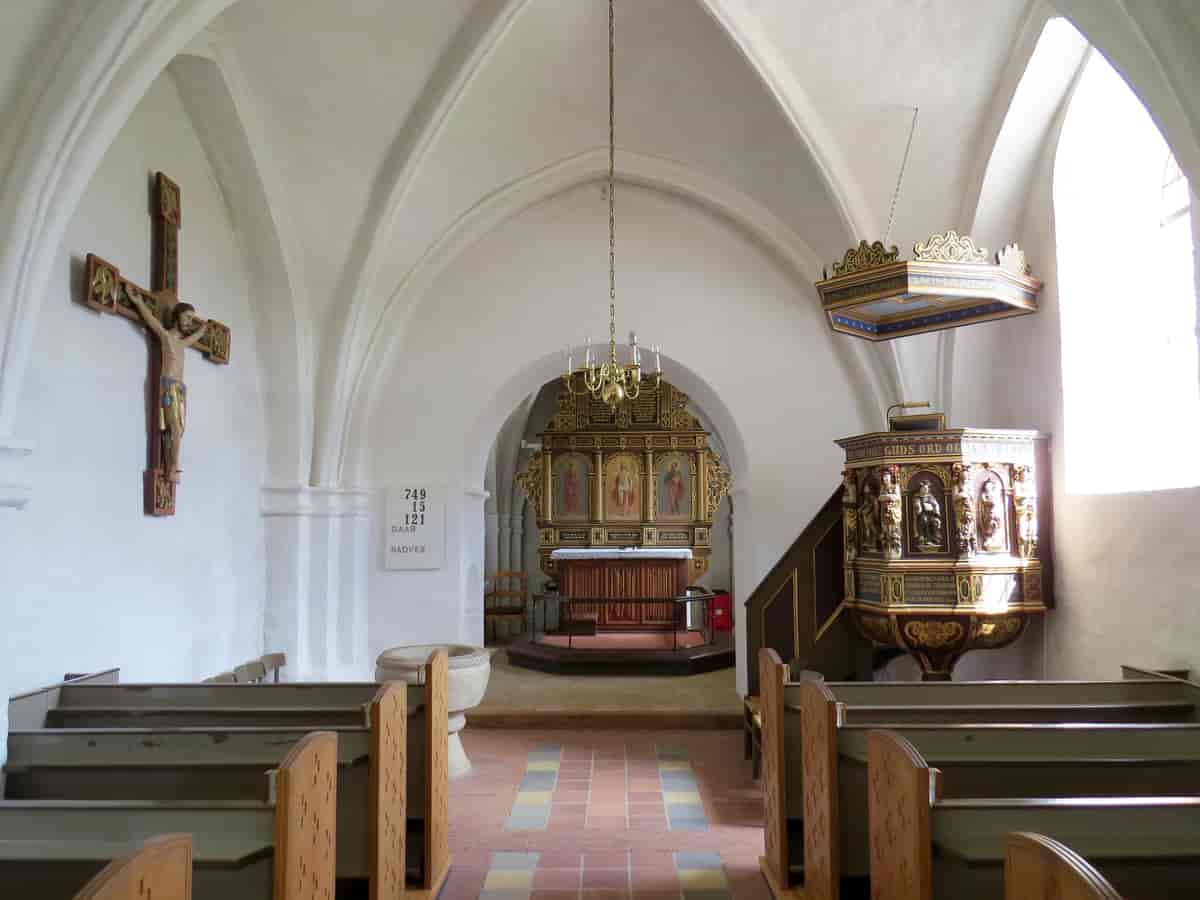 Oppe Sundby Kirke indefra