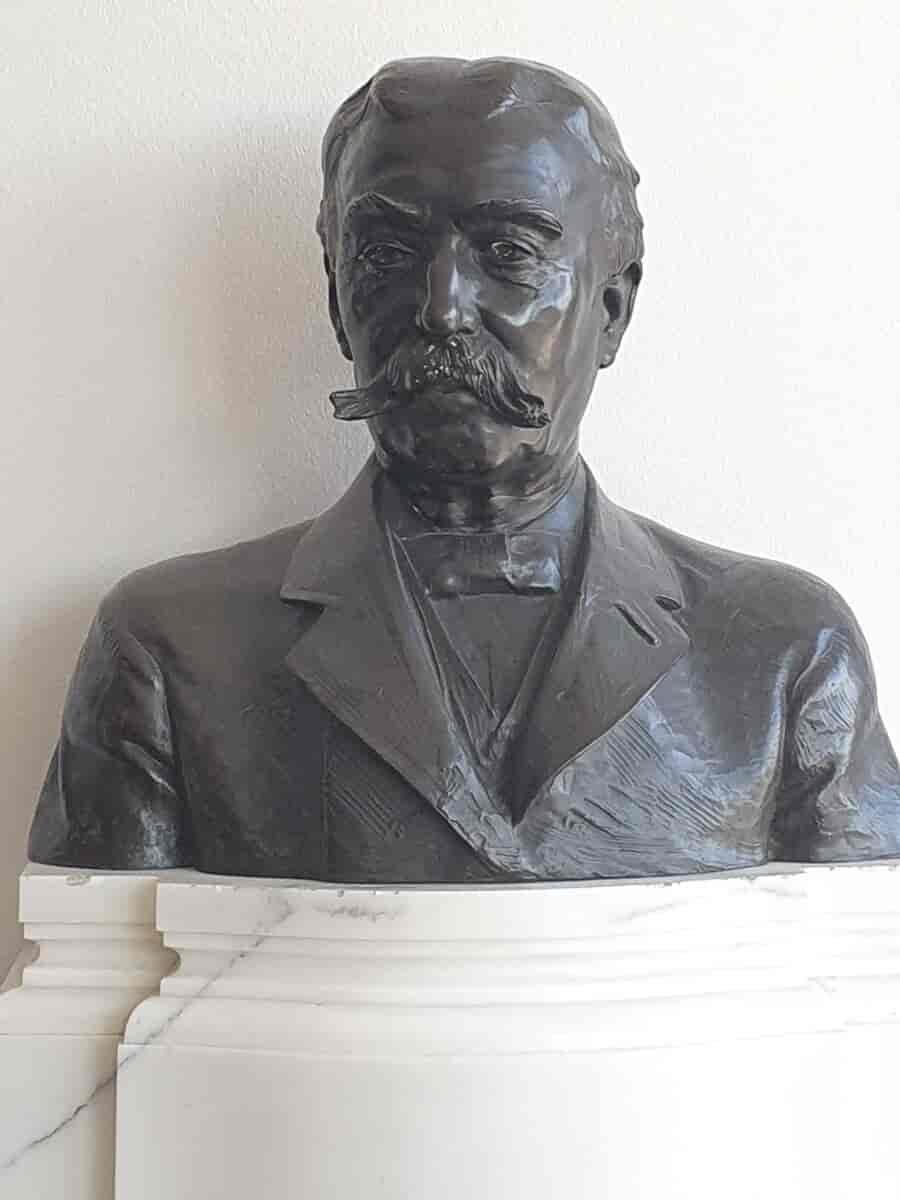 V. Storch, buste af  E. Utzon-Frank ( 1888-1955) fra 1910. Institut for Fødevarevidenskab, Københavns Universitet.