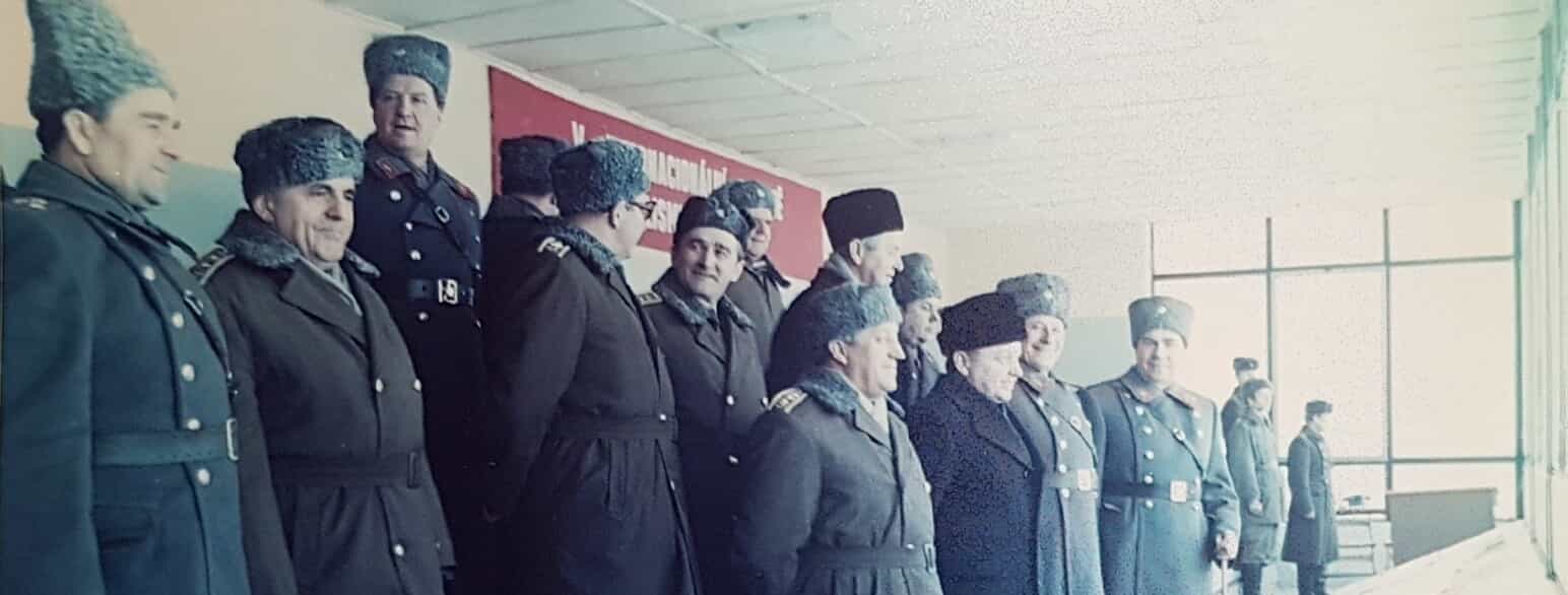 Fremtrædende militære ledere fra medlemsstaterne i Warszawapagten overværer fælles øvelser, før 1982.