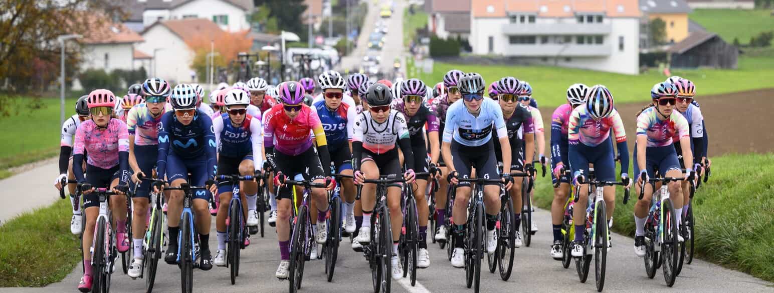 Feltet på sidste etape af Tour de Romandie Feminin under løbets første udgave i 2022